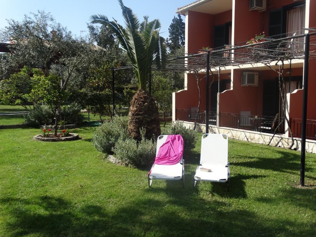 Dassia Beach Pension Buitenkant foto